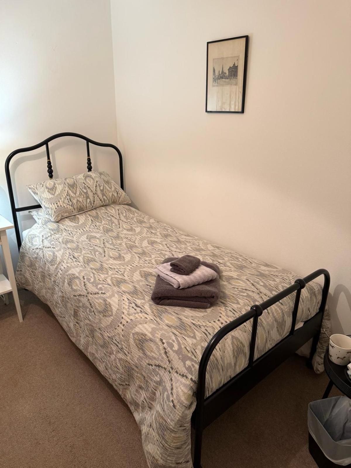 Single Room With Beautiful Garden Edinburgh Exterior photo